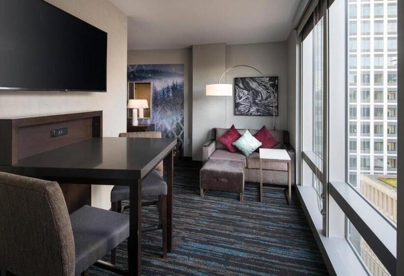 מיטת קינג בסוויטה, Residence Inn By Marriott Seattle Downtown Convention Center
