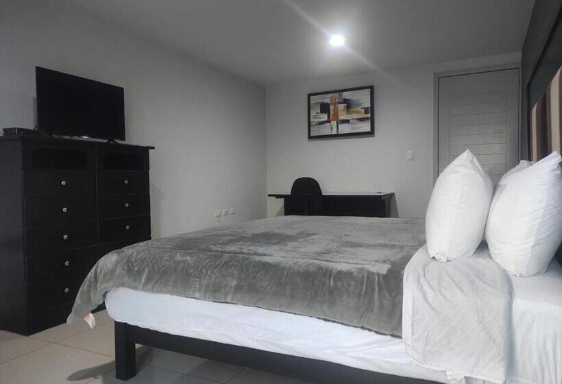 סוויטה, Casa Galeana Centro Con Estacionamiento Privado