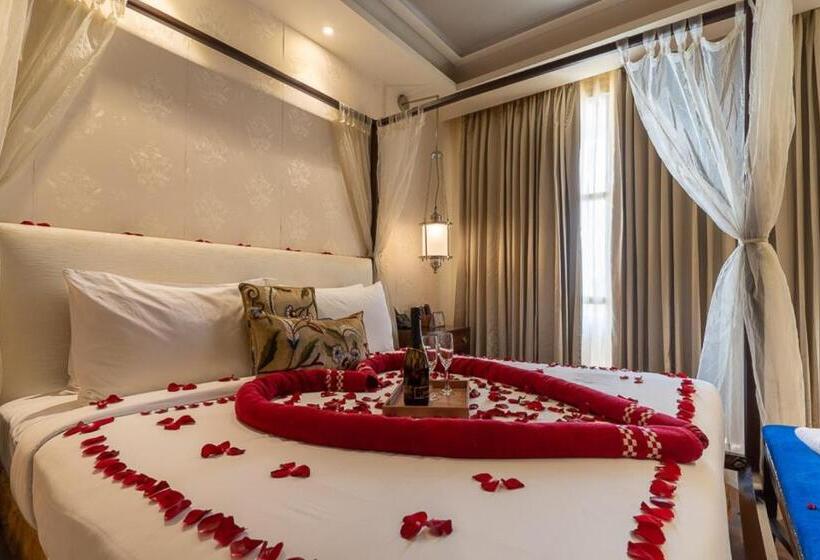 디럭스 스위트 킹 침대, Indraprastha Spa Resort