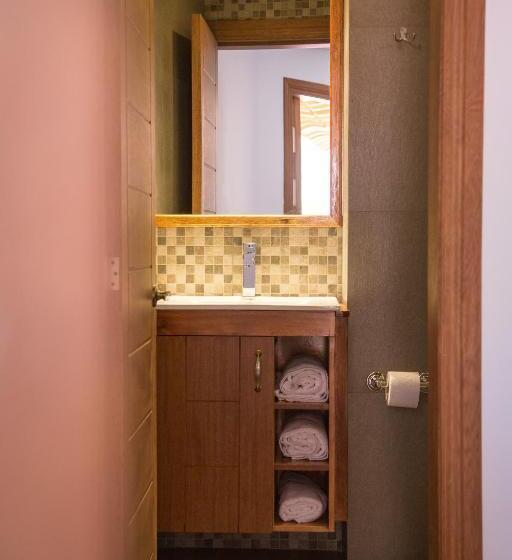 Кровать в Общей Комнате, Community Hostel Alausi