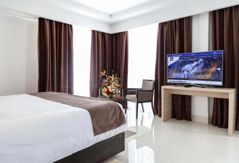 سوییت جونیور با چشم‌انداز شهر, Radisson Hotel Sfax