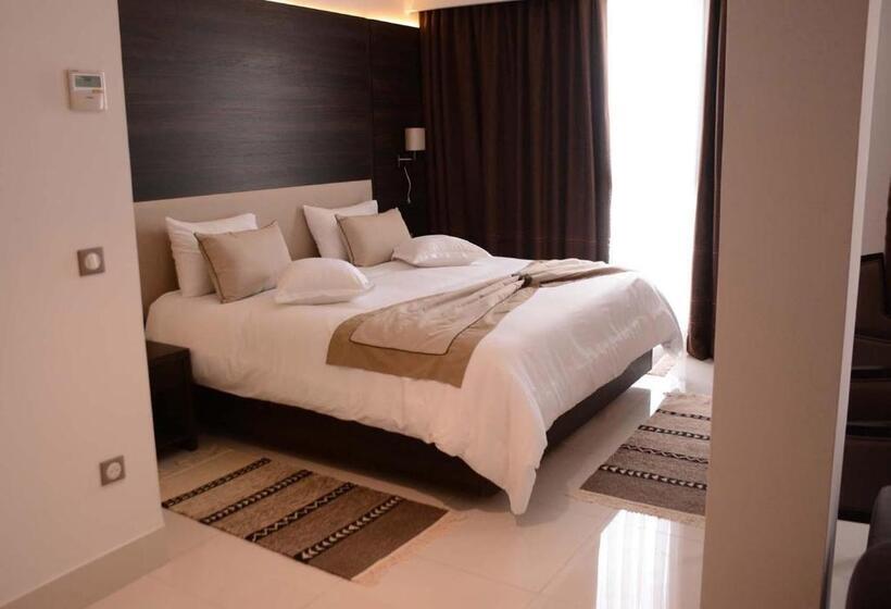 سوییت جونیور با چشم‌انداز شهر, Radisson Hotel Sfax