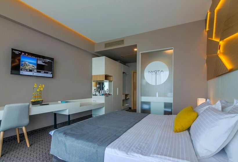 Номер Superior с Балконом, Nyota Hotel & Conference Center