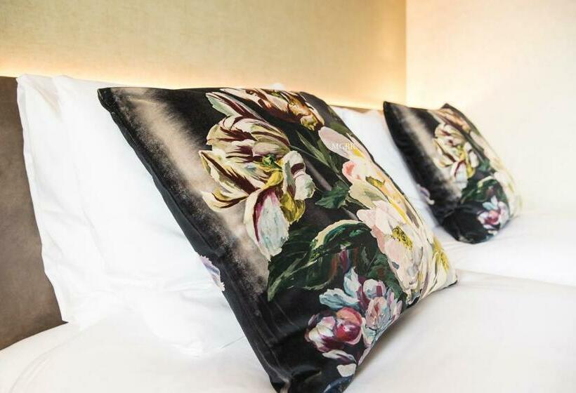 Standard Room, Monet Garden Hotel Amsterdam