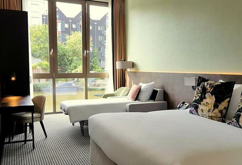 Superior Triple Room, Monet Garden Hotel Amsterdam