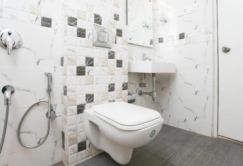 Номер Стандарт, Treebo C Plaza