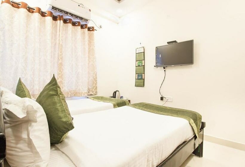 Habitación Estándar, Treebo Midtown