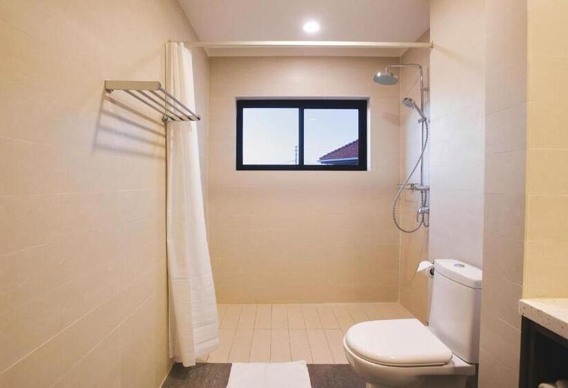 اتاق استاندارد سه نفره, San Cristobal Boutique Hotel   Ivato Airport