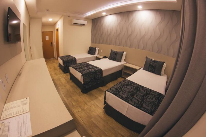 디럭스 트리플 룸, Summit Suítes Hotel Caçapava