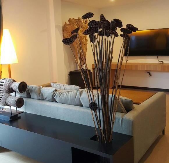اتاق لوکس با تخت بزرگ, Lot 33 Boutique