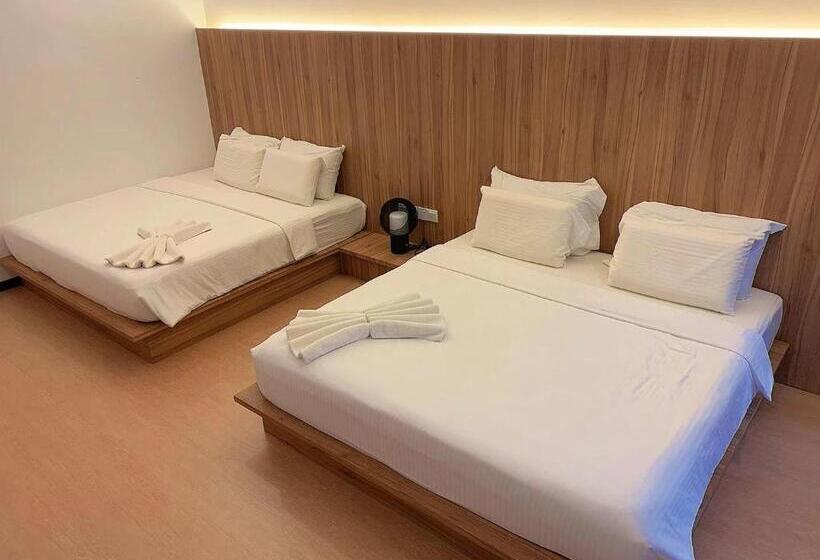 اتاق سوپریور خانوادگی, Lot 33 Boutique