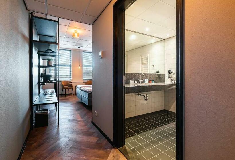 Номер Deluxe, Onderwijshotel De Rooi Pannen Eindhoven