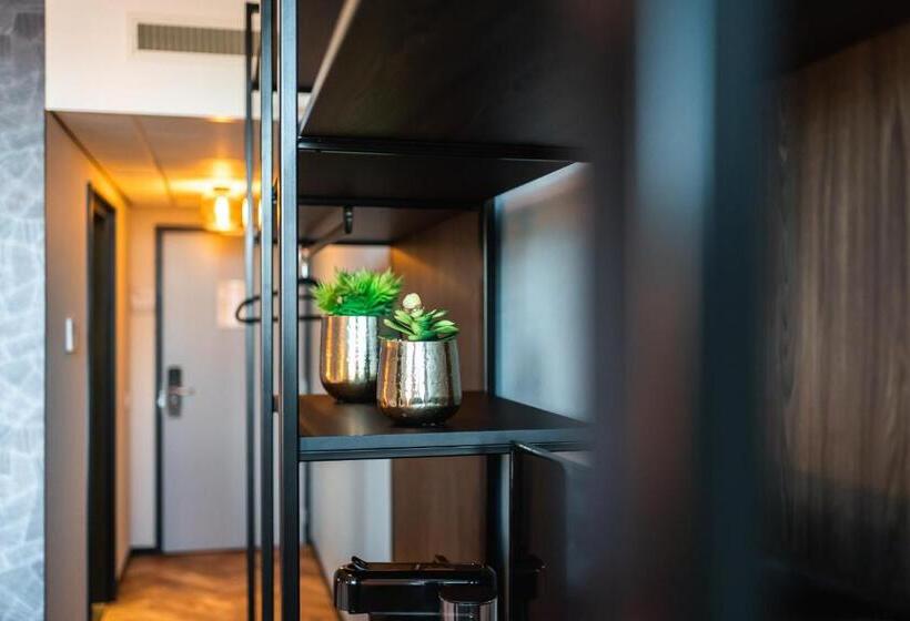 Номер Deluxe Кровать Кинг, Onderwijshotel De Rooi Pannen Eindhoven