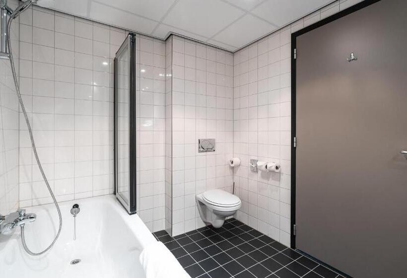 Номер Стандарт, Onderwijshotel De Rooi Pannen Eindhoven