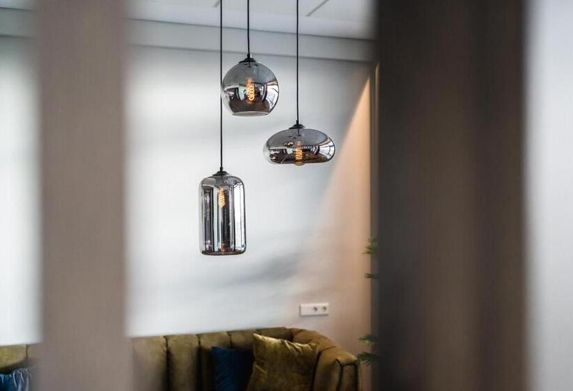 Люкс Deluxe Кровать Кинг, Onderwijshotel De Rooi Pannen Eindhoven