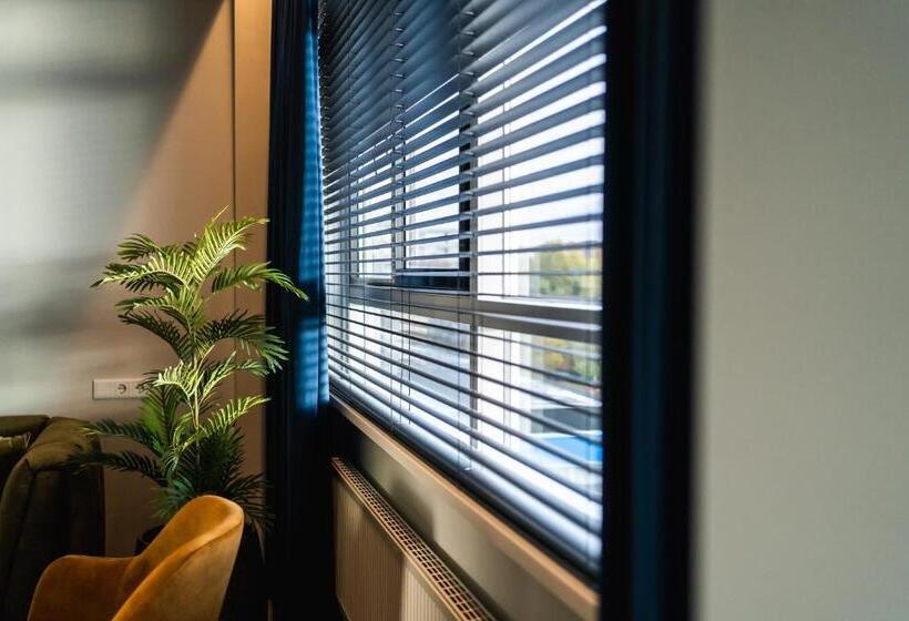 Люкс Deluxe Кровать Кинг, Onderwijshotel De Rooi Pannen Eindhoven