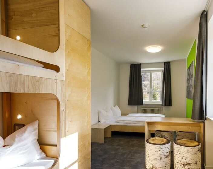 اتاق استاندارد چهار تخته, Jugendherberge Burghausen