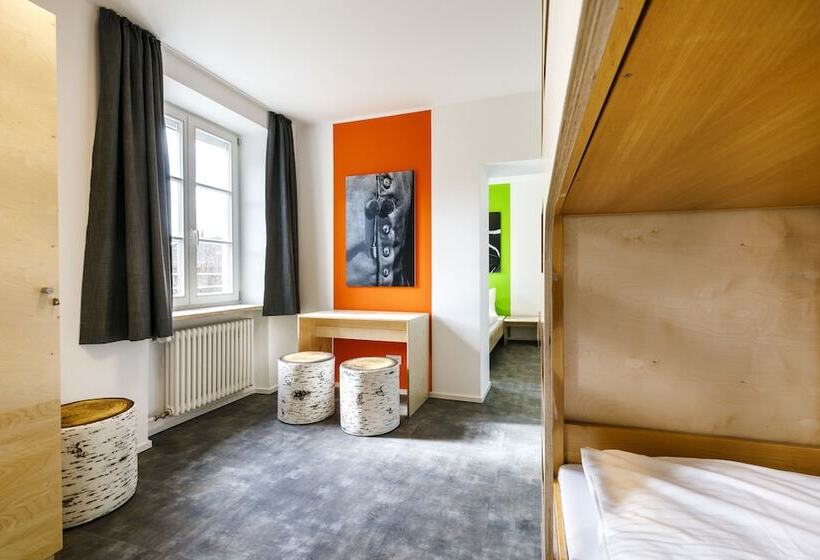 Четырехместный Номер Стандарт, Jugendherberge Burghausen