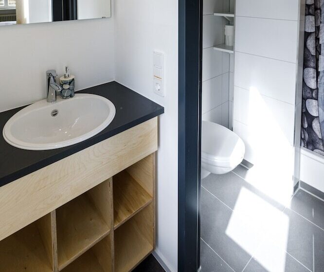 اتاق استاندارد چهار تخته, Jugendherberge Burghausen