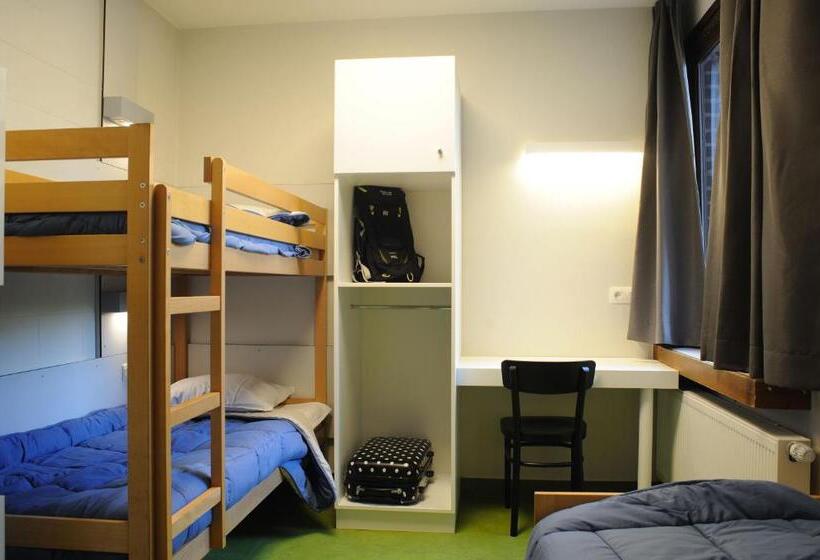 اتاق استاندارد سه نفره, Hostel Bruegel