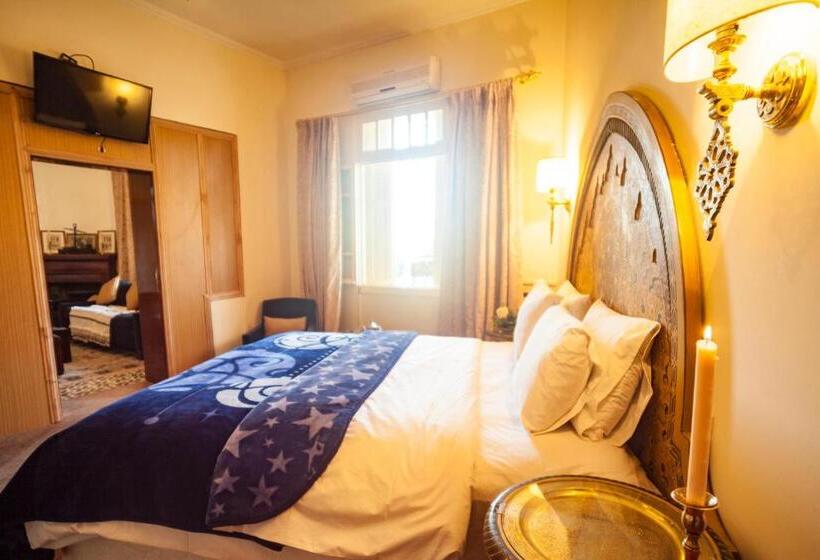 스탠다드 룸 킹사이즈 침대, Villa Pomme D'or