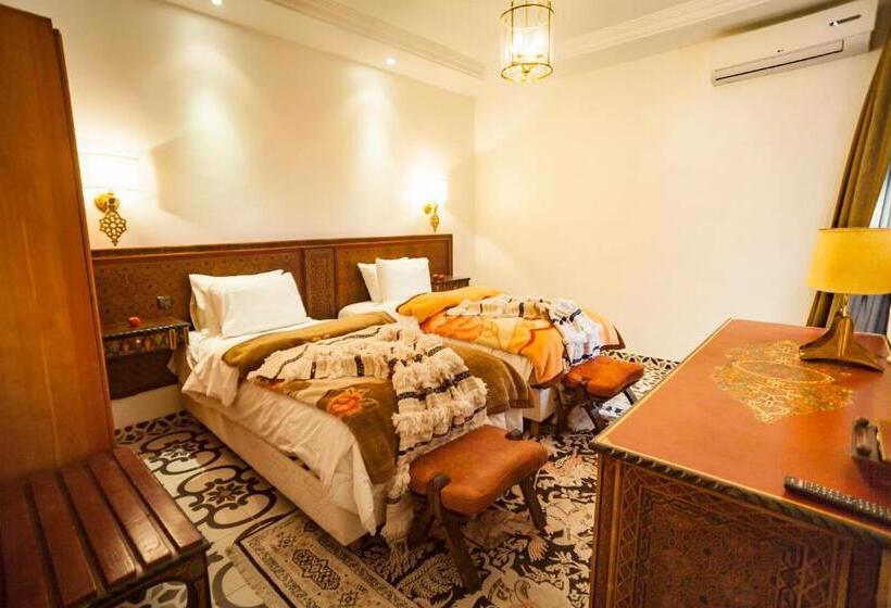 스탠다드 발코니 룸, Villa Pomme D'or