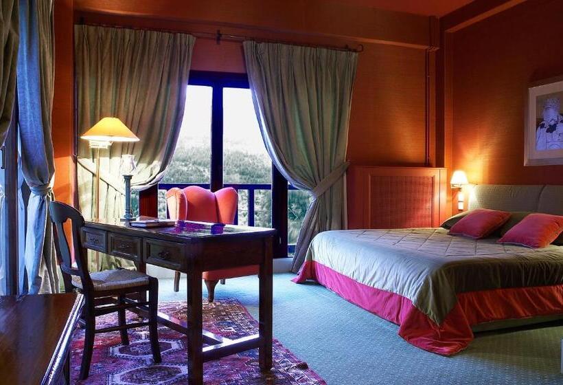 جناح مطلّ علي الجبل, Country Club Hotel & Suites