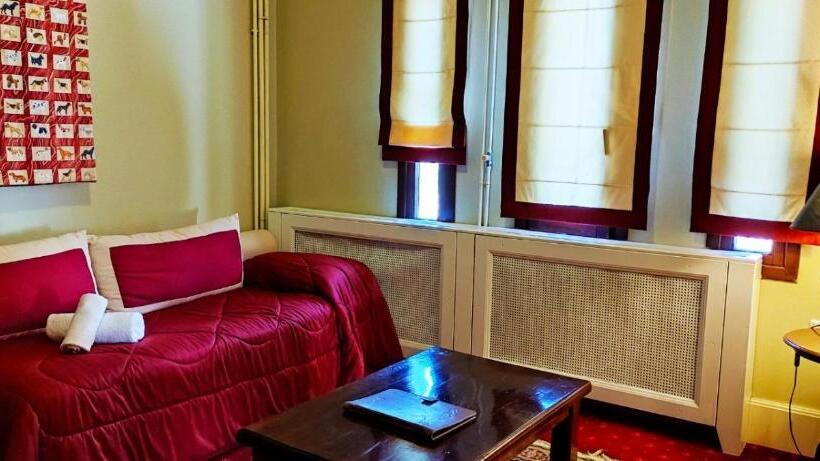 جناح عائلي, Country Club Hotel & Suites