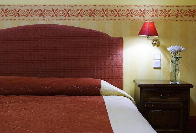غرفة قياسية, Country Club Hotel & Suites