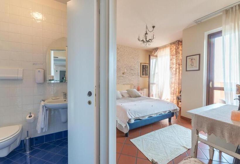 Quarto Estandar Vista Lago, Florence