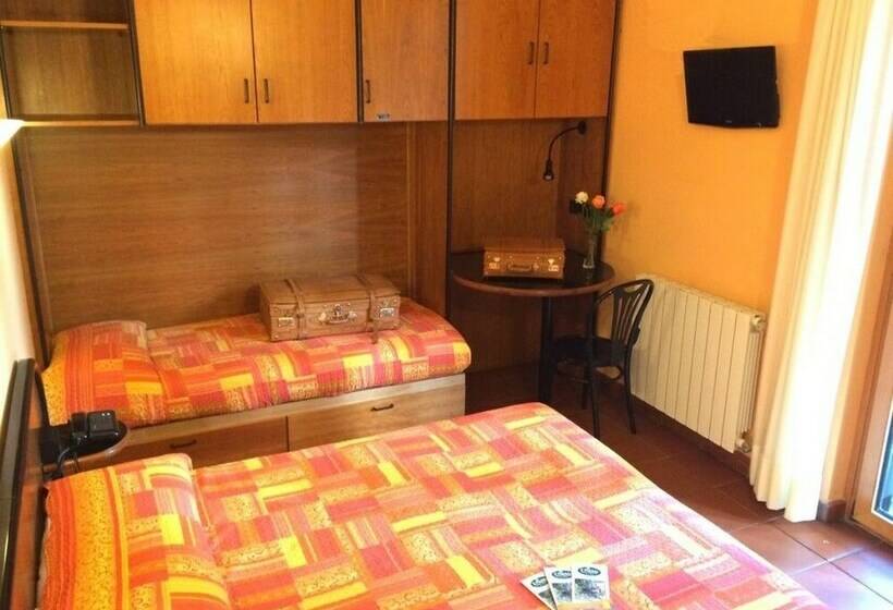 اتاق استاندارد سه نفره, Lh Albergo Il Picchio