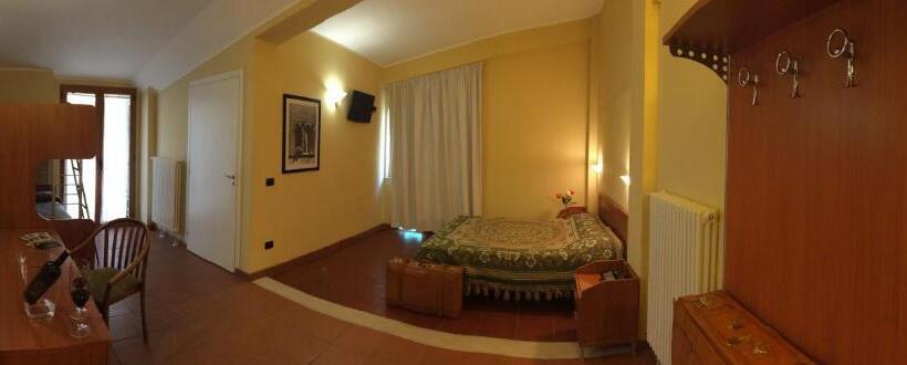 اتاق استاندارد چهار تخته, Lh Albergo Il Picchio