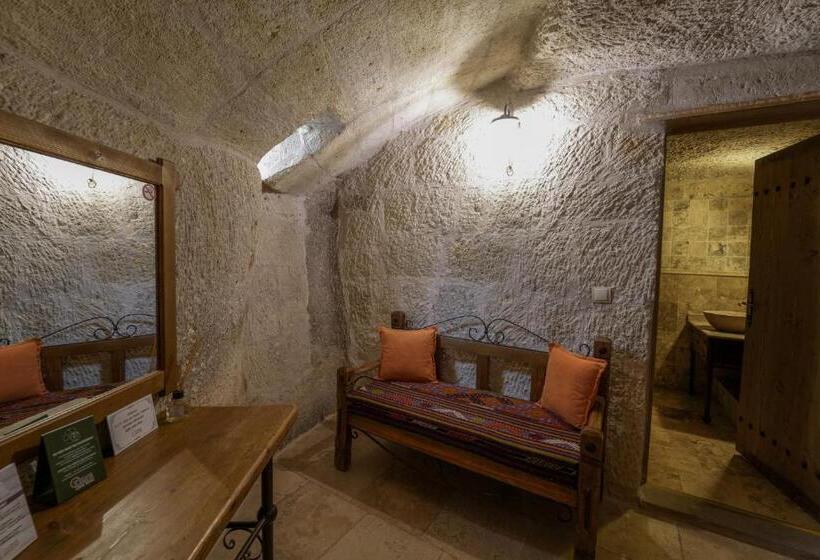 جناح جونيور ديلوكس, Tekkaya Cave