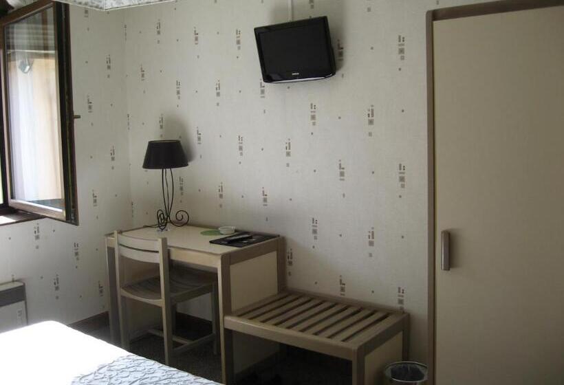 スタンダードトリプルルーム, Auberge Du Cheval Blanc Logis