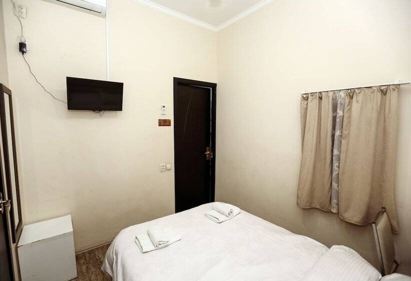 اتاق اکونومی, Rustaveli 36