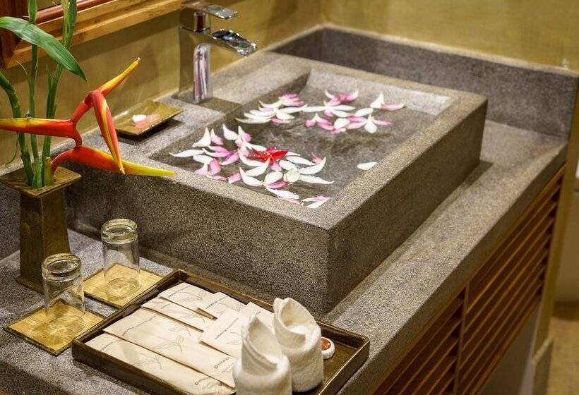 プールの見えるデラックスルーム, Khmer House Resort