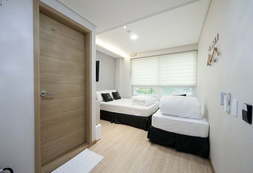Номер Стандарт Трехместный, K Guesthouse Premium Busan 1