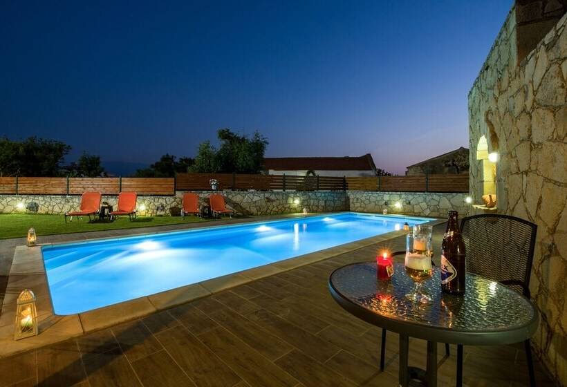 Suíte Clássica, Skandalis Traditional Suites