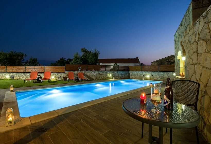 Suíte Clássica, Skandalis Traditional Suites