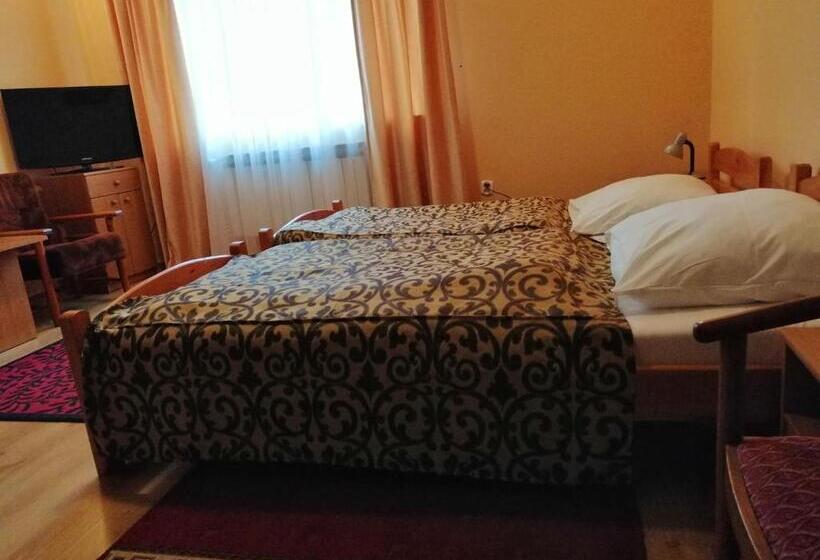 اتاق استاندارد, Grodzki
