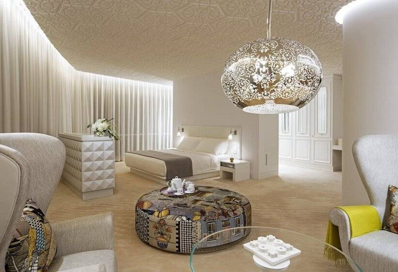 Superior Room with Terrace, Mondrian Doha
