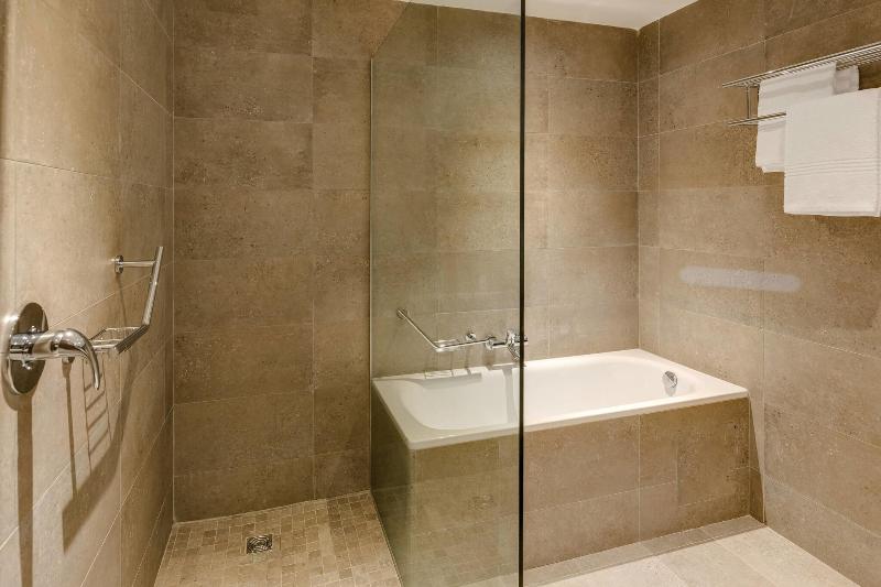 اتاق استاندارد با تخت بزرگ, Protea Hotel by Marriott Owerri Select