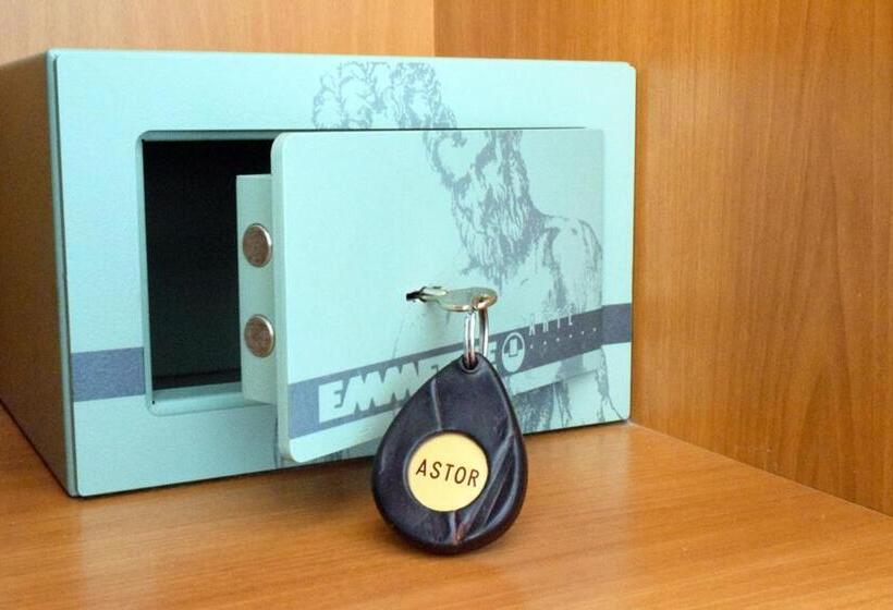 スタンダードルーム, Astor