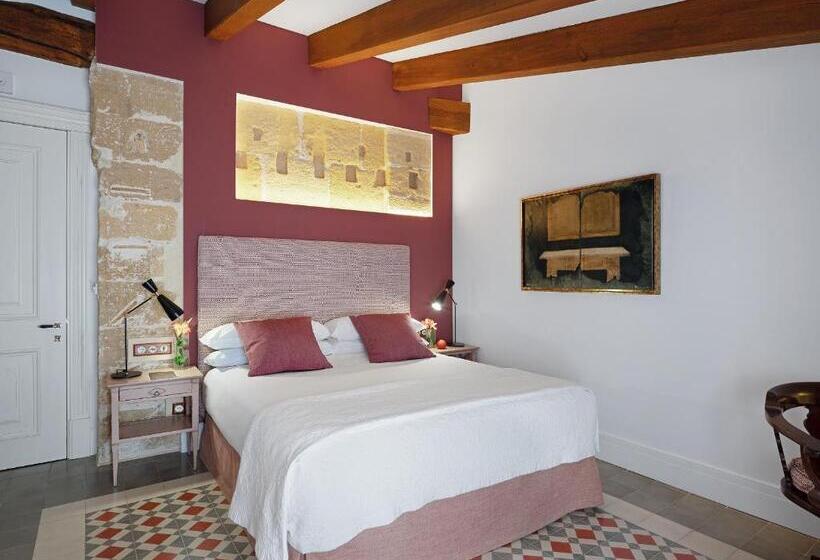 Номер Deluxe, Gloria De Sant Jaume