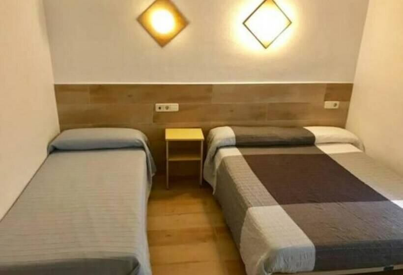 اتاق استاندارد سه نفره, Hostal Casa Torrent