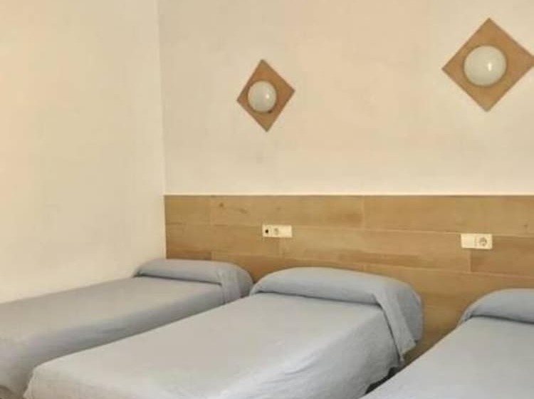 اتاق استاندارد سه نفره, Hostal Casa Torrent