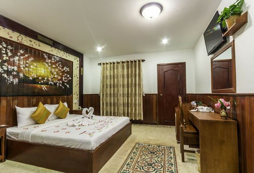 带泳池观景的豪华房, Baystone Resort