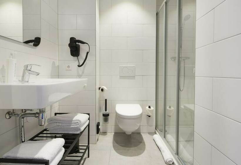 Standard Quadruple Room, Corendon Village Amsterdam