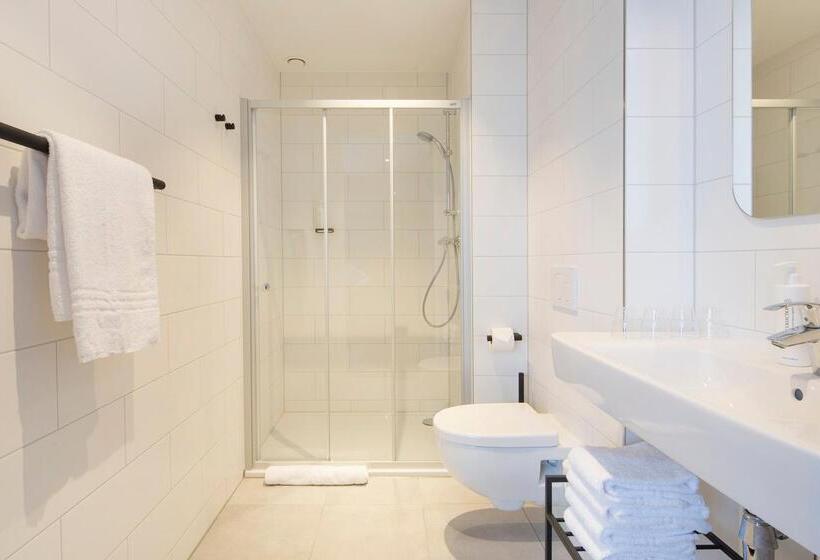 Standard Quadruple Room, Corendon Village Amsterdam