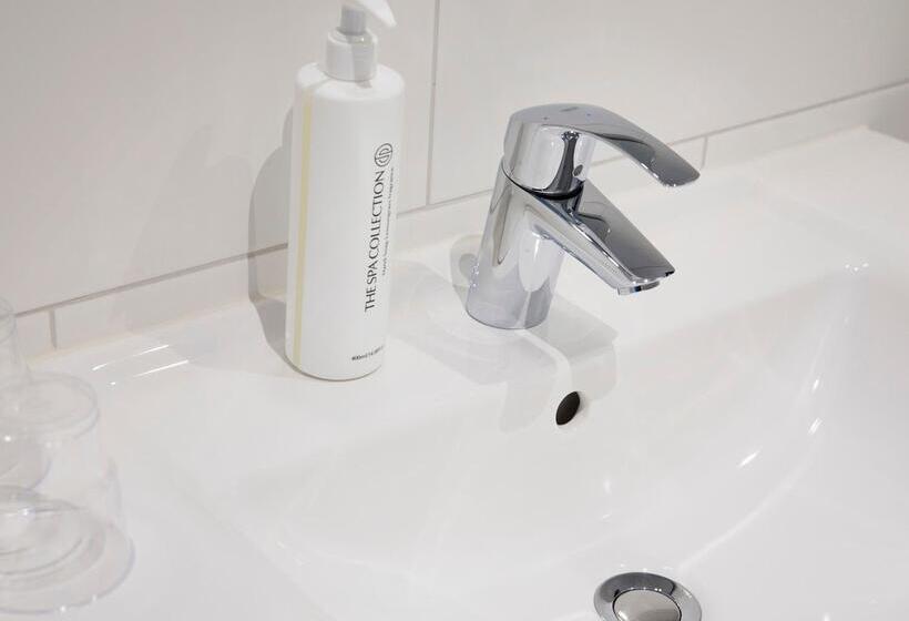 Standard Triple Room, Corendon Village Amsterdam